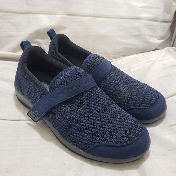Orthofeet Shoes - 🌞SOLD🌞 Orthofeet Navy Blue Mesh Slip On Sneakers Shoes Size 8.5 Wide Quincy